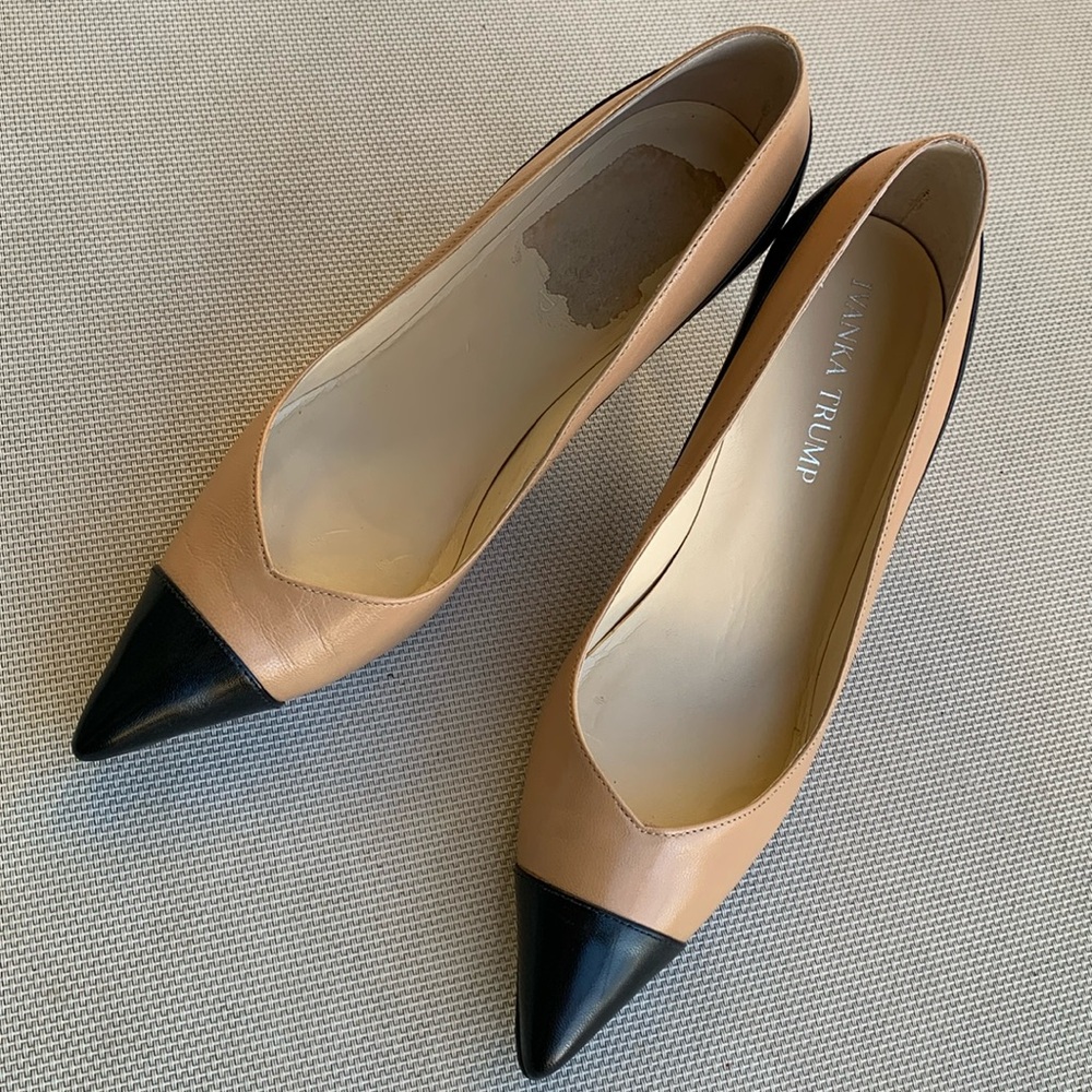 Tan & Black Leather Heels, by Ivanka Trump. Size 7.5 medium.